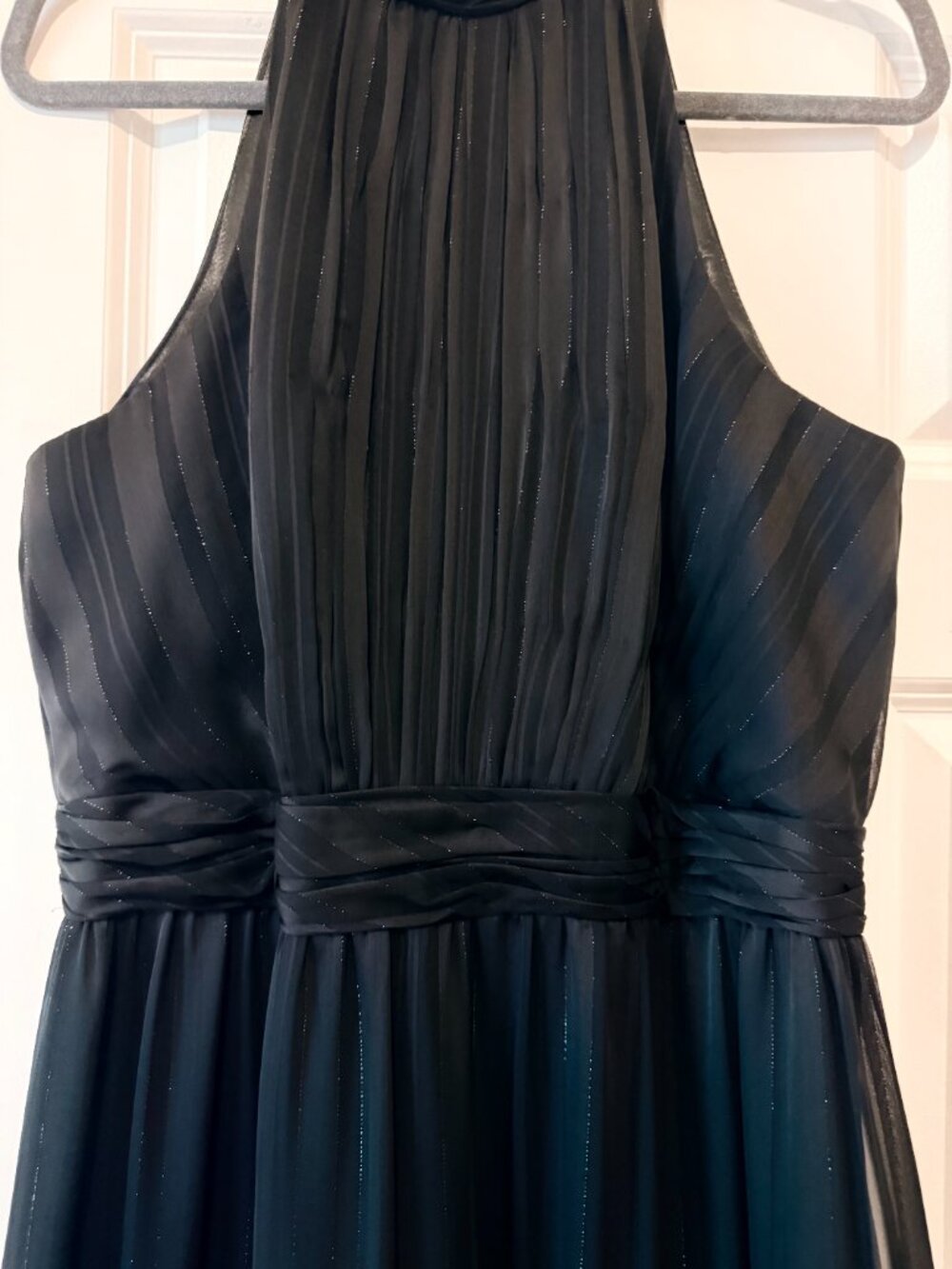 Mac Duggal Black Tiered Chiffon Halter A-Line Gown | Size 10 / L - Picture 7 of 11